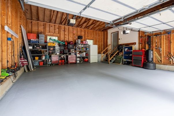 Garage, Interior, Wooden Walls