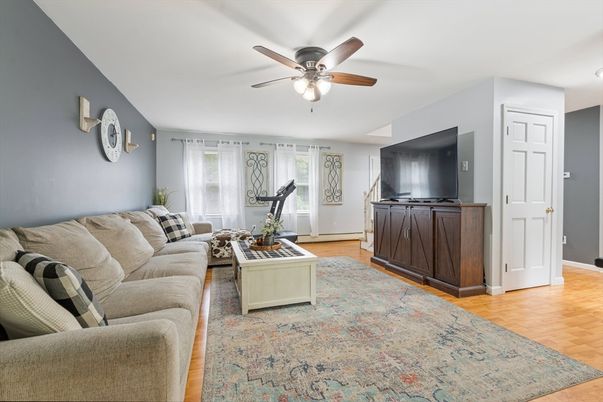 Fitness Equipment, Interior, Living room, Wood Texture Flooring