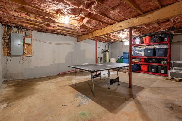 Game Room, Interior, Wooden Beams