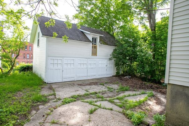Detached Garage, Exterior