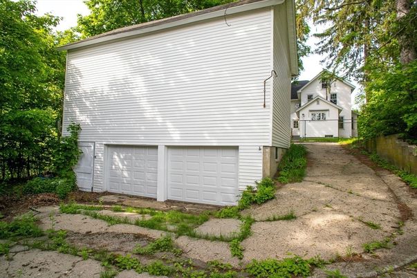 Detached Garage, Exterior