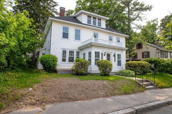 Exterior, Facade, American Foursquare
