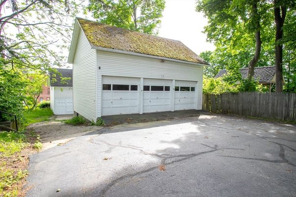 Detached Garage, Exterior