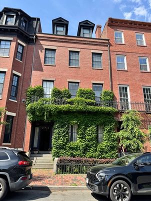 Exterior, Facade, Brick Facade, Rowhouse