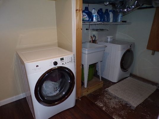Interior, Utility Closets, Washer, Wood Texture Flooring