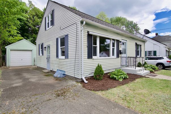 Detached Garage, Exterior
