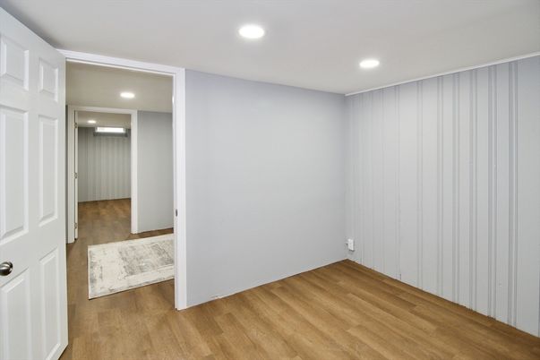 Empty room, Interior, Recessed Lighting, Wood Texture Flooring