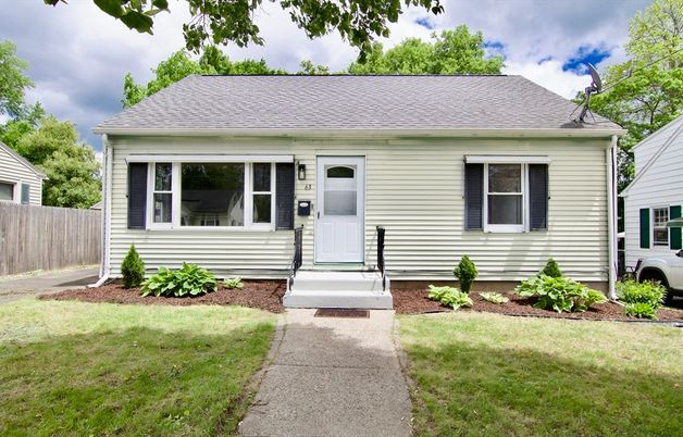 Exterior, Facade, Cape Cod