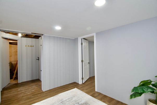 Empty room, Interior, Recessed Lighting, Wood Texture Flooring