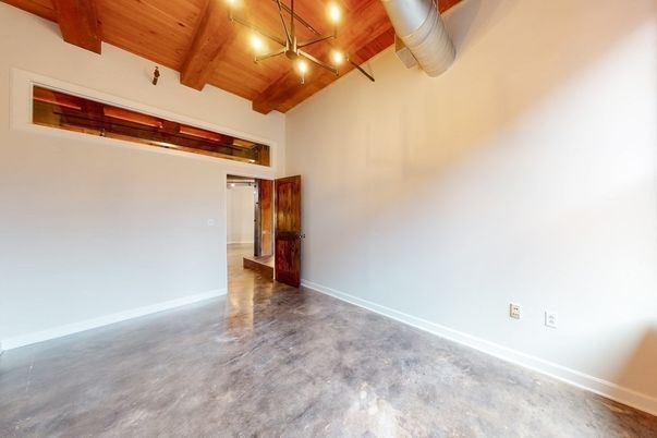 Empty room, Interior, Wooden Beams, Wooden Ceilings