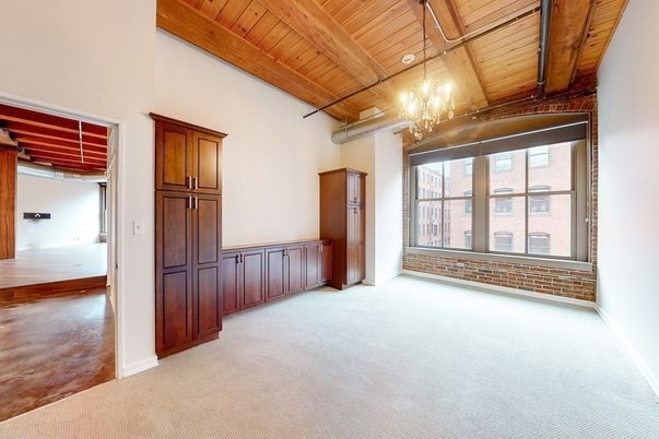Chandelier, Empty room, Interior, Wooden Beams, Wooden Ceilings