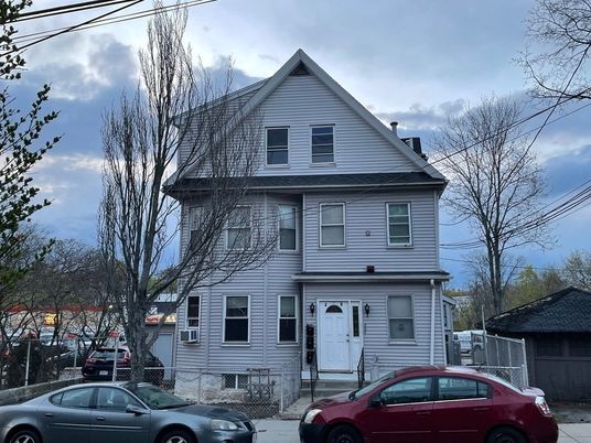 Exterior, Facade, Queen Anne Victorian