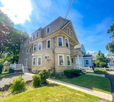 Backyard, Exterior, Facade, Queen Anne Victorian