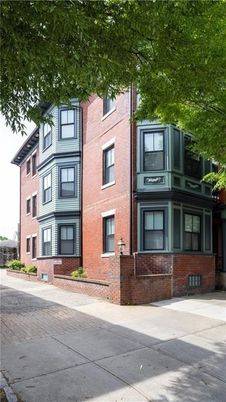 Exterior, Facade, Brick Facade, Rowhouse