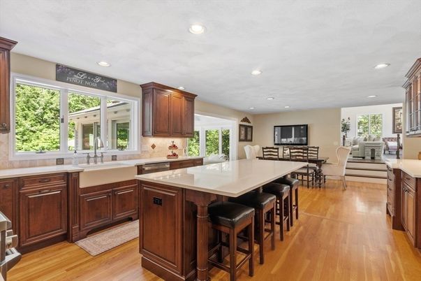 Dining room, Interior, Kitchen, Recessed Lighting, Wood Texture Flooring