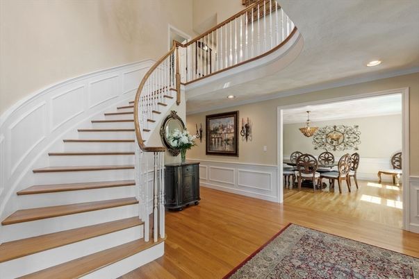 Chandelier, Dining room, Interior, Recessed Lighting, Wood Texture Flooring