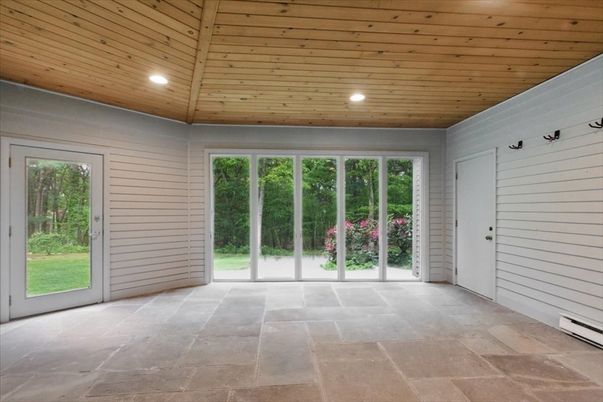 Empty room, Interior, Recessed Lighting, Wooden Ceilings