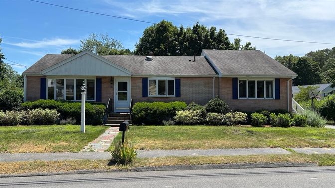Exterior, Facade, Brick Facade, Cape Cod