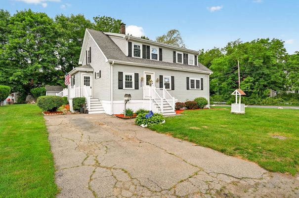 Backyard, Exterior, Facade, Cape Cod