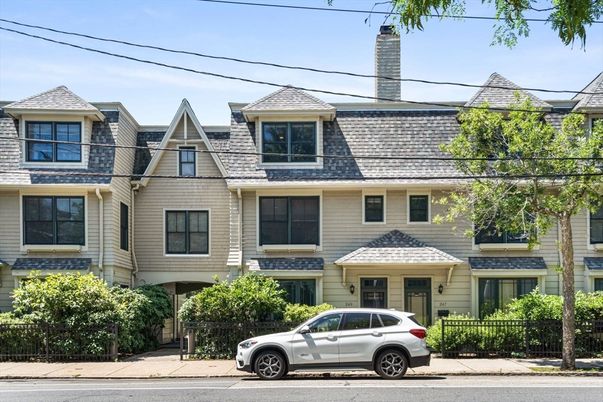 Exterior, Facade, Queen Anne Victorian