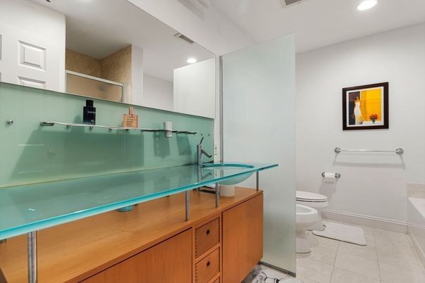 Bathroom, Interior, Recessed Lighting