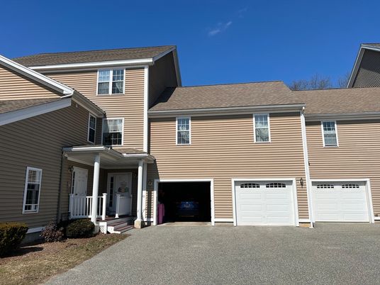 Attached, Exterior, Facade, Rowhouse