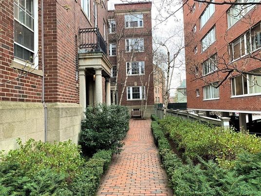 Exterior, Facade, Brick Facade, Rowhouse