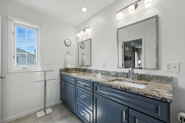 Bathroom, Dual Sink Vanities, Interior, Recessed Lighting