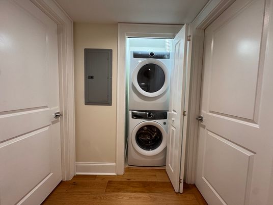 Interior, Utility Closets, Washer, Wood Texture Flooring