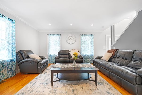 Interior, Living room, Recessed Lighting, Wood Texture Flooring