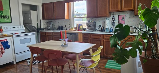 Dining room, Interior, Kitchen, Stainless Steel Appliances, Wood Texture Flooring