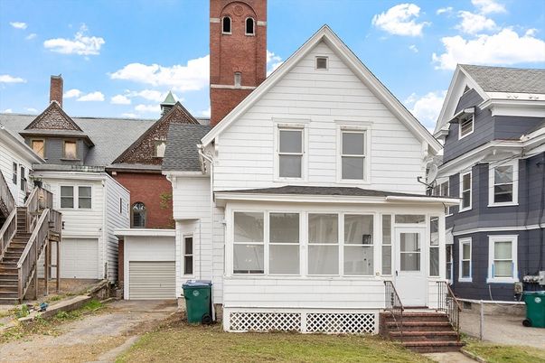 Exterior, Facade, Queen Anne Victorian