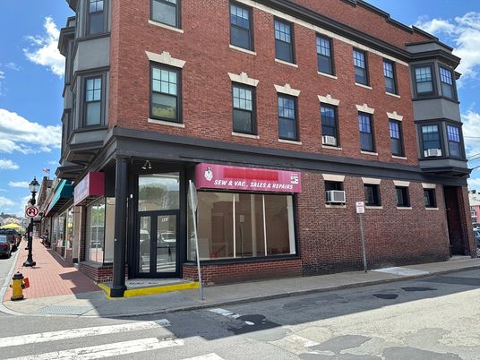 Exterior, Facade, Brick Facade, Rowhouse