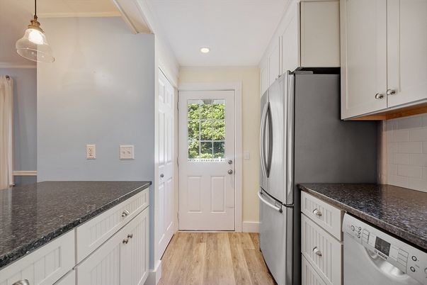 Interior, Kitchen, Pendant Lights, Recessed Lighting, Wood Texture Flooring