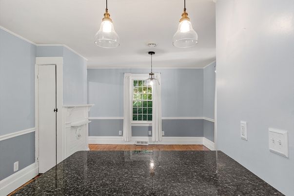 Empty room, Interior, Pendant Lights