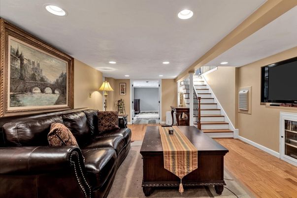 Interior, Living room, Recessed Lighting, Wood Texture Flooring