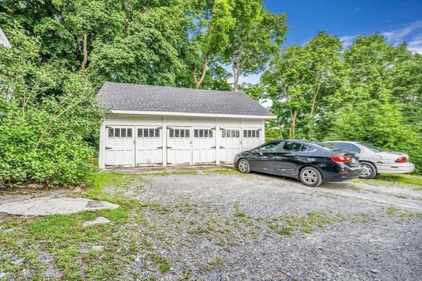 Detached Garage, Exterior