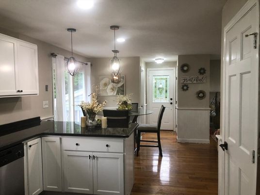 Dining room, Interior, Kitchen, Pendant Lights, Recessed Lighting, Wood Texture Flooring