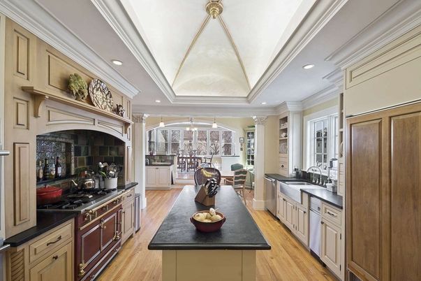 Dining room, Interior, Kitchen, Pendant Lights, Recessed Lighting, Wood Texture Flooring