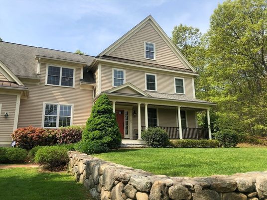 Exterior, Facade, Farmhouse