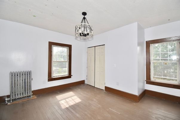 Empty room, Interior, Pendant Lights, Wood Texture Flooring