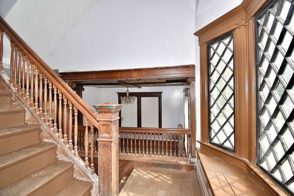 Chandelier, Interior