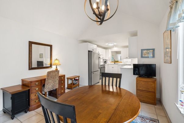 Chandelier, Dining room, Interior, Kitchen, Stainless Steel Appliances