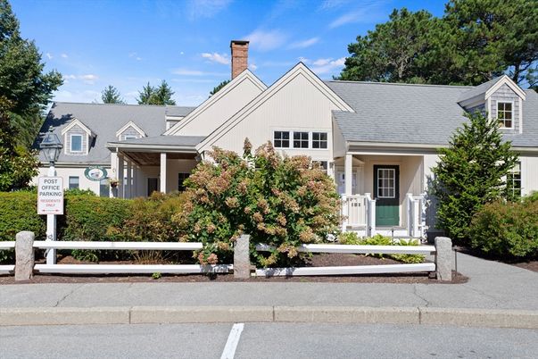 Exterior, Facade, Farmhouse