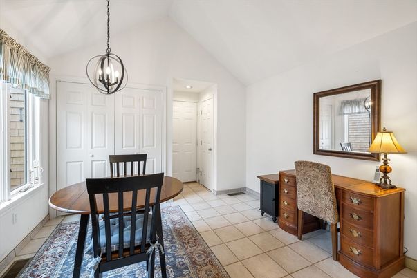 Dining room, Interior, Pendant Lights, Recessed Lighting