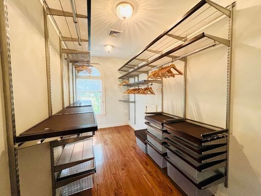 Interior, Walk-in Closets, Wood Texture Flooring