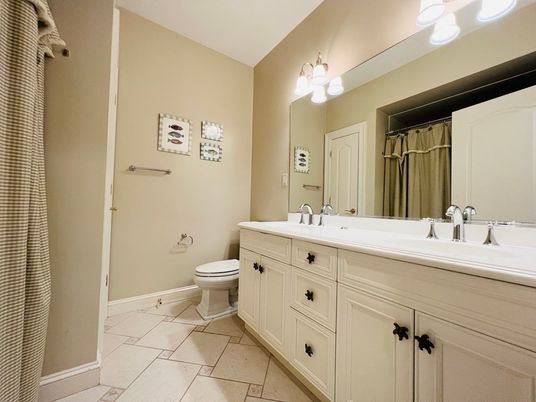 Bathroom, Dual Sink Vanities, Interior