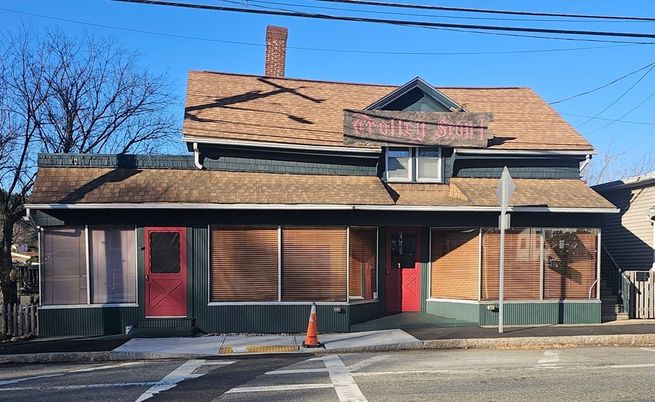 Exterior, Facade, Cape Cod