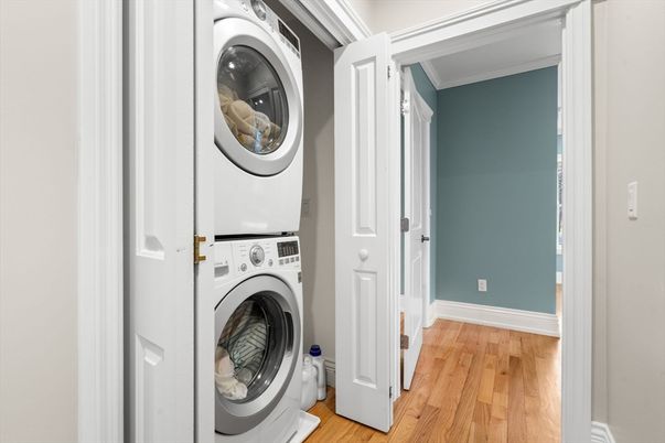 Interior, Utility Closets, Washer, Wood Texture Flooring