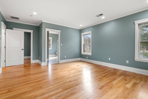 Empty room, Interior, Recessed Lighting, Wood Texture Flooring